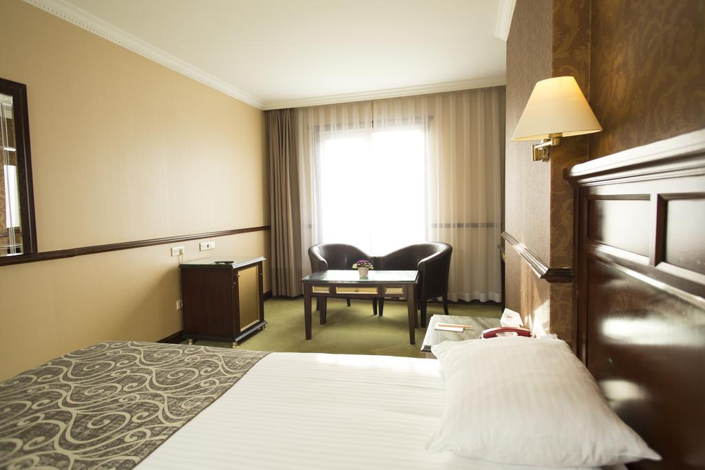 Topkapi Inter Istanbul Hotel Exterior photo